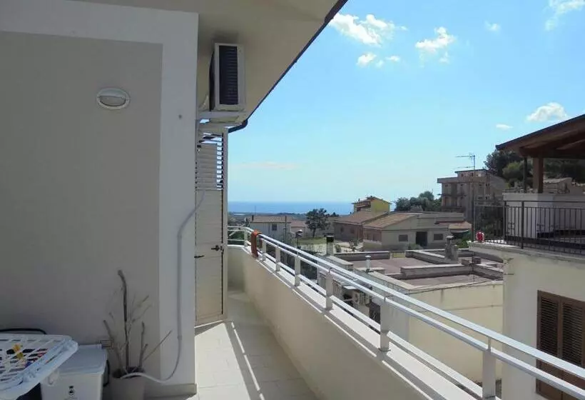 ベッドアンドブレックファースト La Poesia