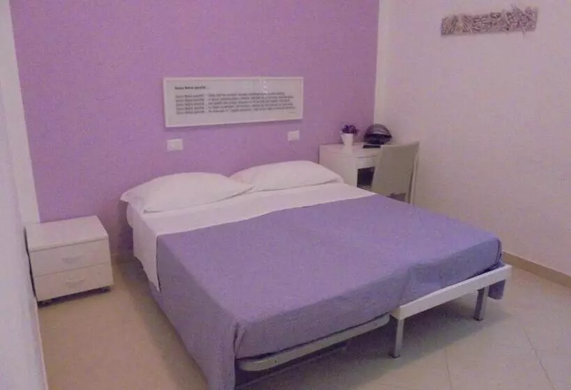 ベッドアンドブレックファースト La Poesia