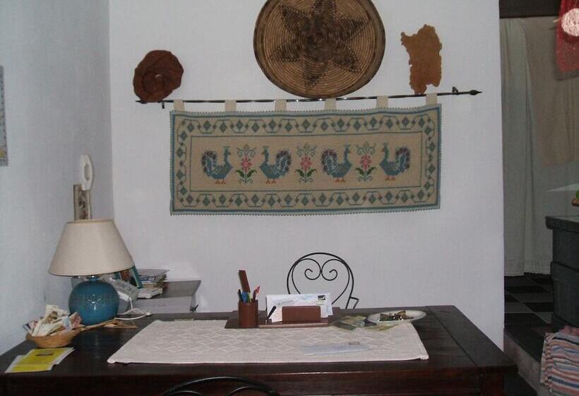 ベッドアンドブレックファースト Su Cantaru Guesthouse