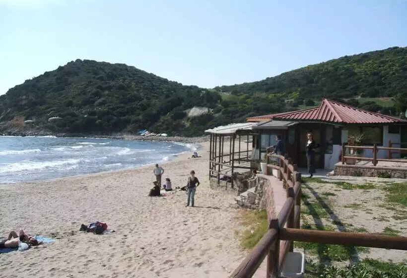 ベッドアンドブレックファースト Su Cantaru Guesthouse