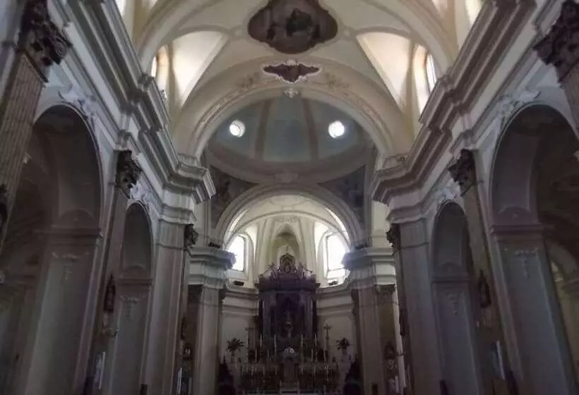 Hotelli Albergo Il Chiostro