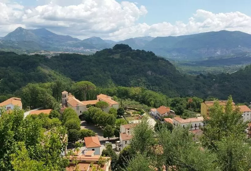 Hotelli Albergo Il Chiostro