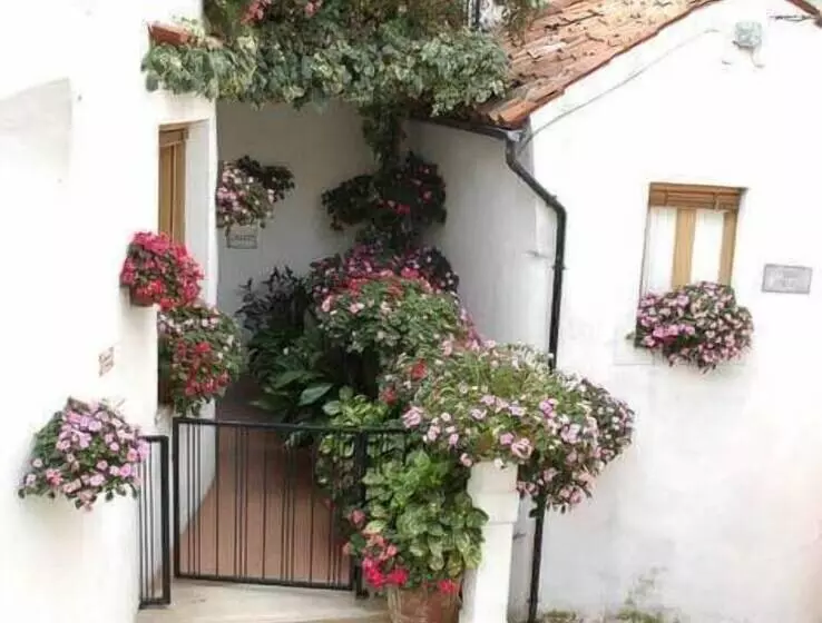 Hotelli Albergo Il Chiostro