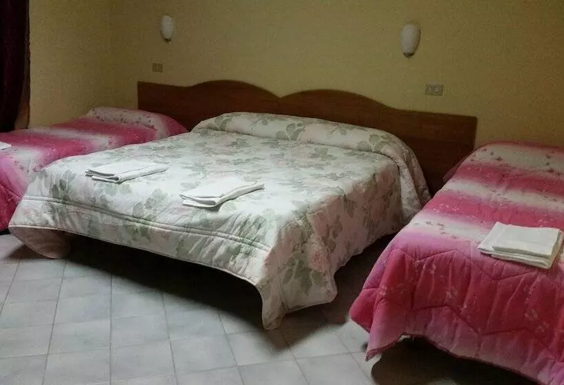 Hotelli Albergo Il Chiostro