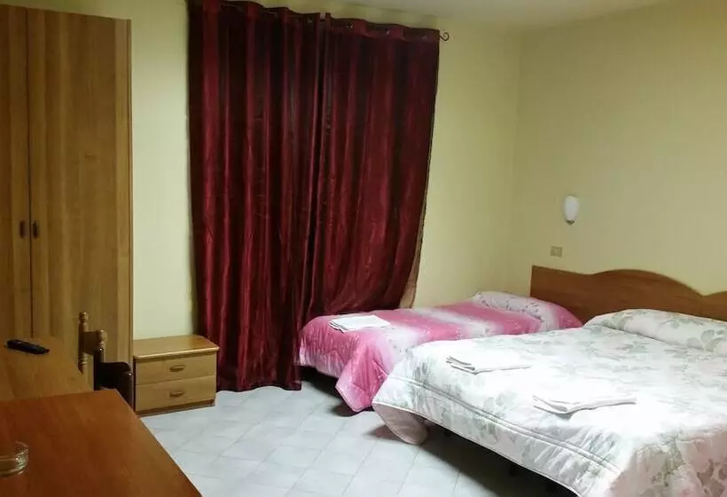 Hotelli Albergo Il Chiostro