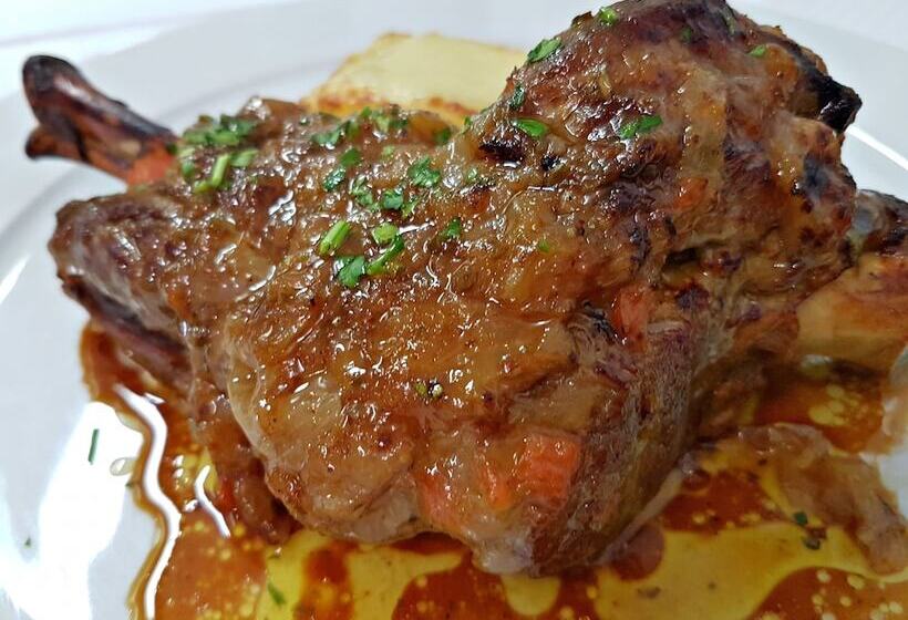 مسافرخانه Esteba