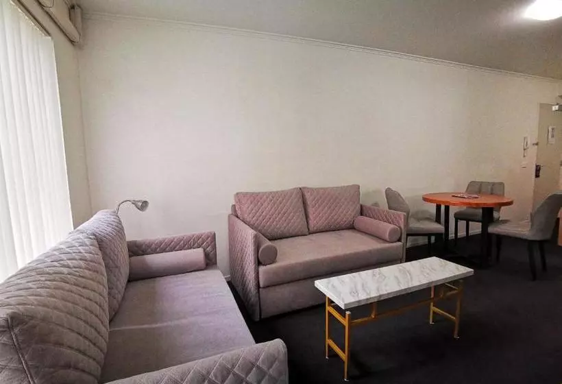 בית מלון כפרי Adara Franklin