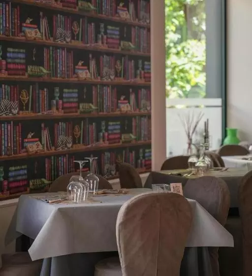 Отель Ambrosiano