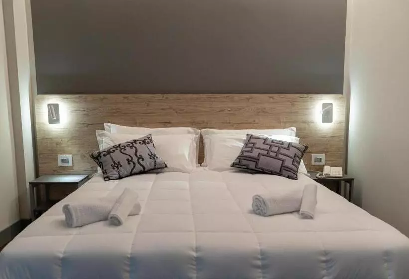 Отель Ambrosiano