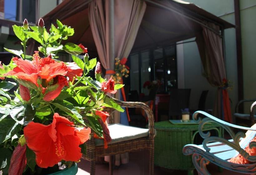 ホテル Ambrosiano