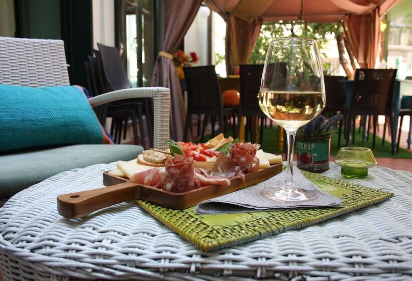 ホテル Ambrosiano