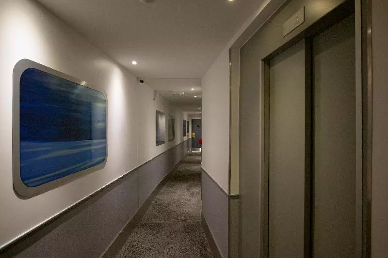 ホテル Appia La Fayette