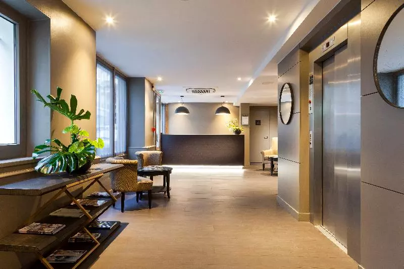 ホテル Appia La Fayette