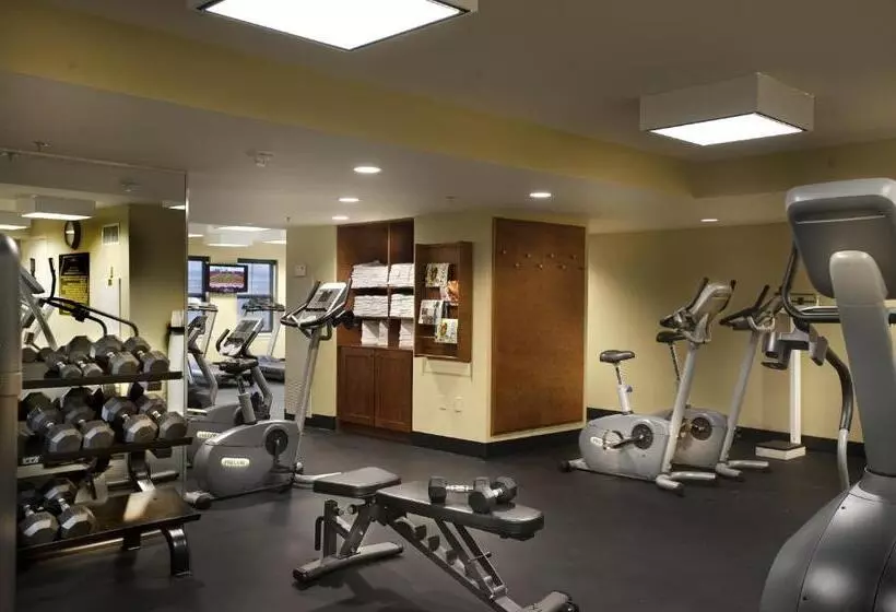 هتل Astor Crowne Plaza  Corner Of Bourbon Street