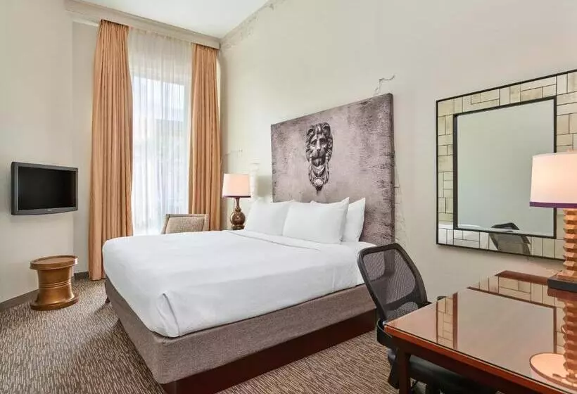 هتل Astor Crowne Plaza  Corner Of Bourbon Street