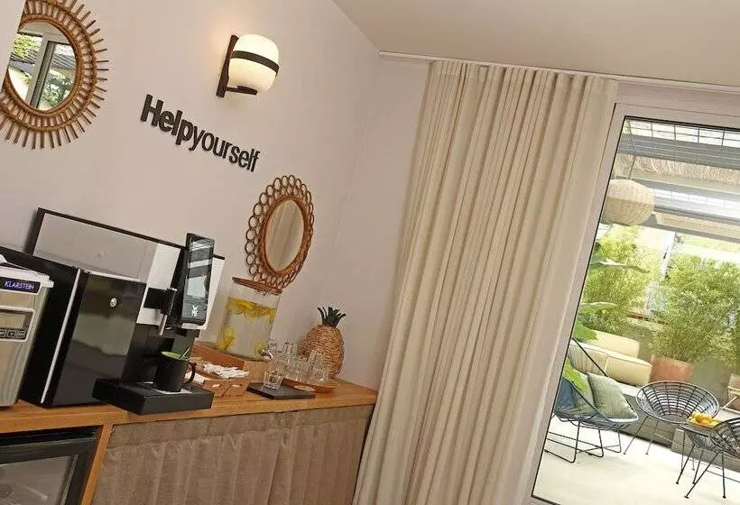 Отель Chic & Basic Lemon Boutique