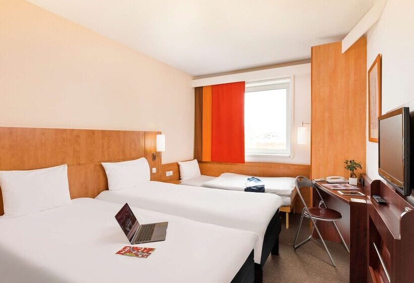 هتل Ibis Praha Mala Strana