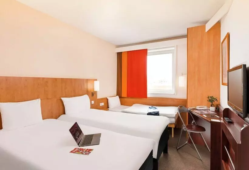 هتل Ibis Praha Mala Strana
