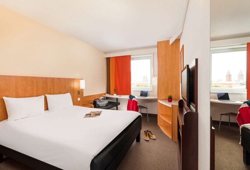 هتل Ibis Praha Mala Strana
