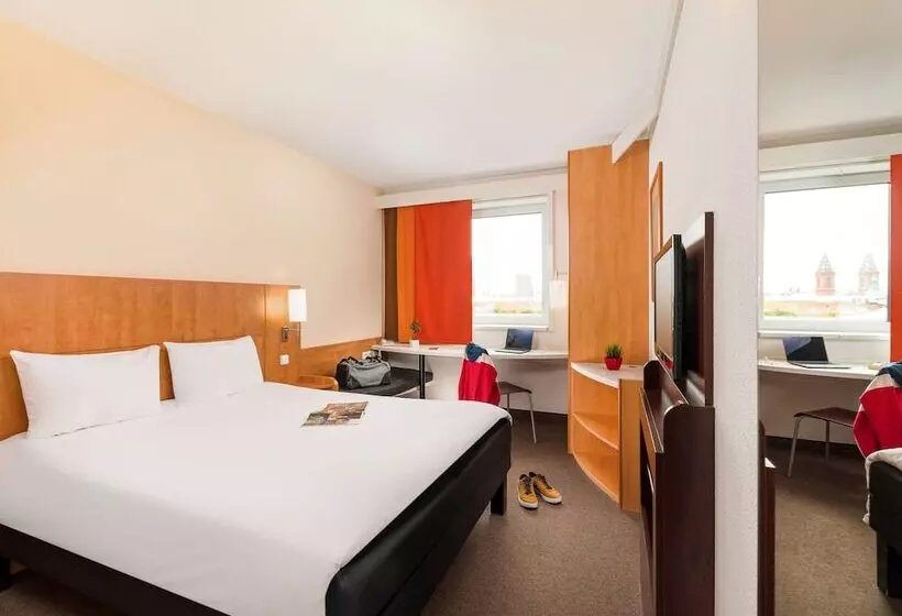 هتل Ibis Praha Mala Strana