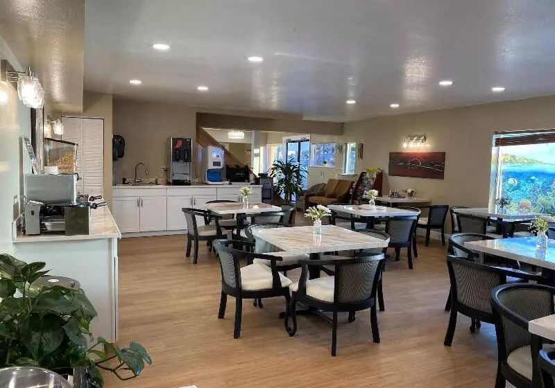 בית מלון כפרי Sandals Inn