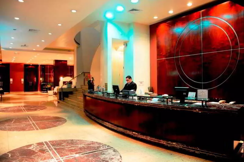 Отель Slaviero Suites Curitiba Soho