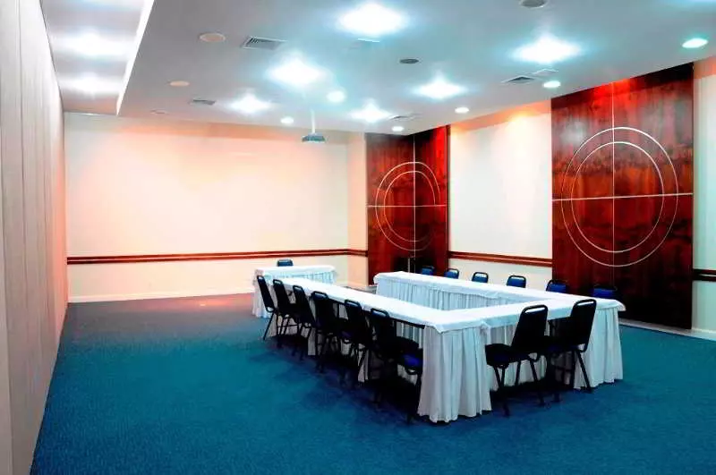 Отель Slaviero Suites Curitiba Soho