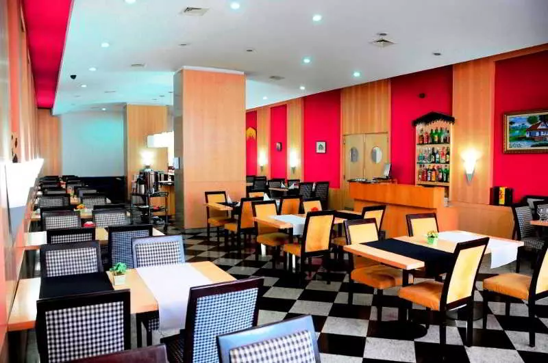 Отель Slaviero Suites Curitiba Soho