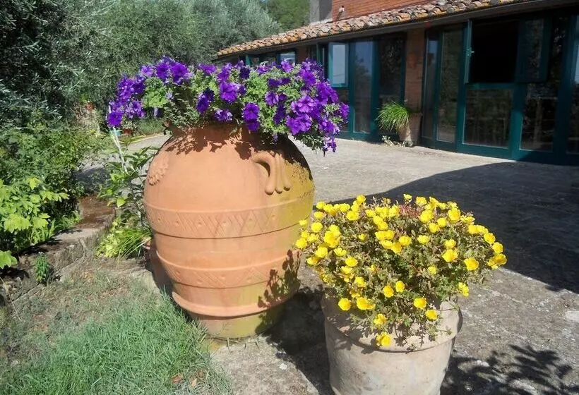 Maaseutuhotelli Agriturismo Arnaio