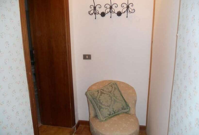 בית מלון כפרי Agriturismo Arnaio