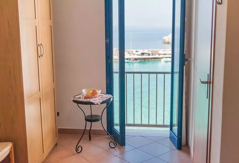 ペンション Cala Dogana Guest House