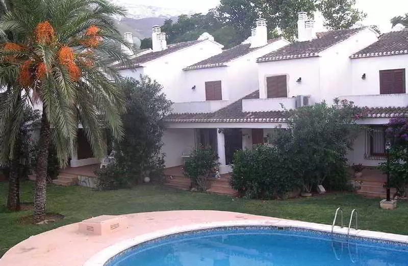 Apartamentos Urbanización Azahar