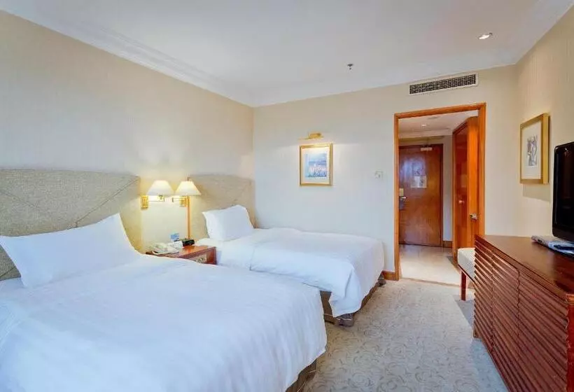 Отель Crowne Plaza Qingdao, An Ihg