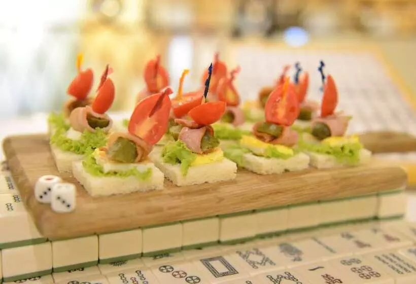 Отель Crowne Plaza Qingdao, An Ihg