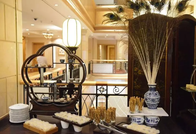 Отель Crowne Plaza Qingdao, An Ihg