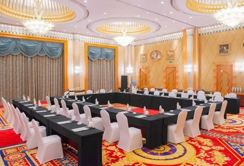 Отель Crowne Plaza Qingdao, An Ihg