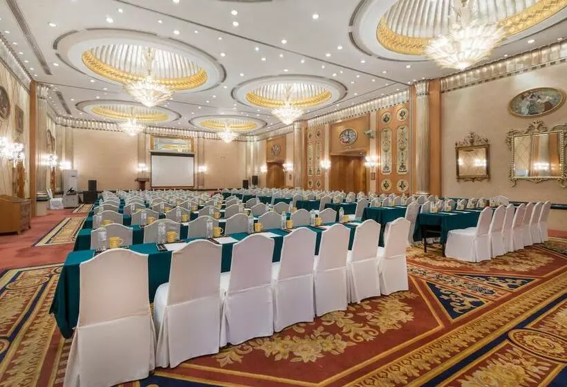 Отель Crowne Plaza Qingdao, An Ihg