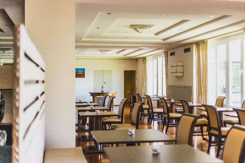 ホテル Demidoff Country Resort