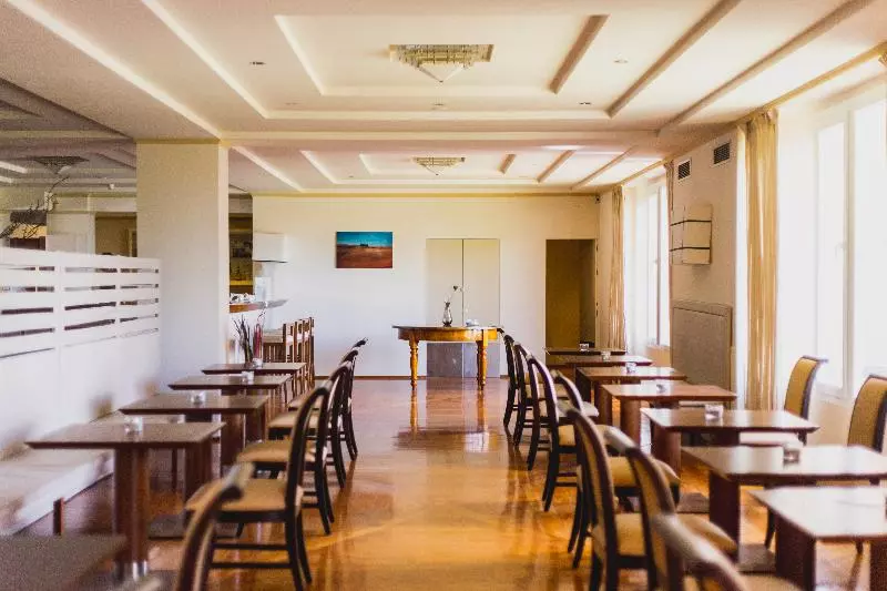 ホテル Demidoff Country Resort