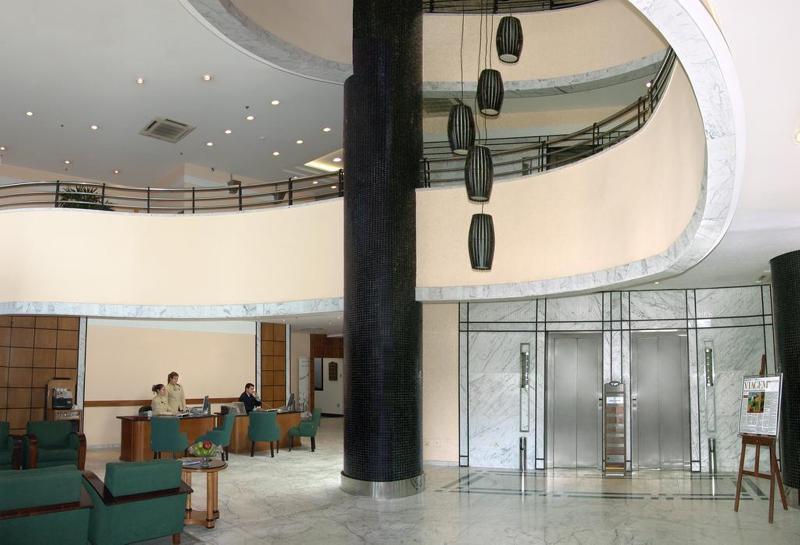 ホテル Estanplaza International