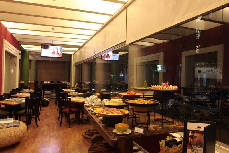 ホテル Estanplaza International