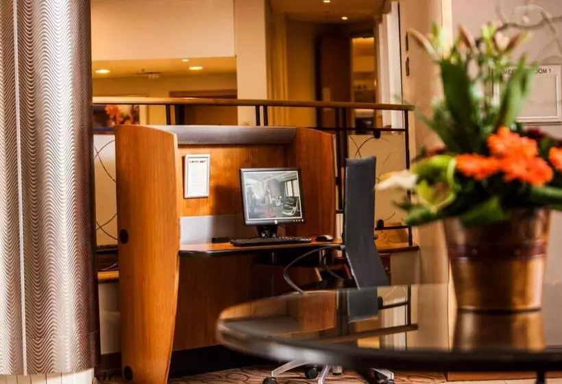 호텔 Garden Court Hatfield