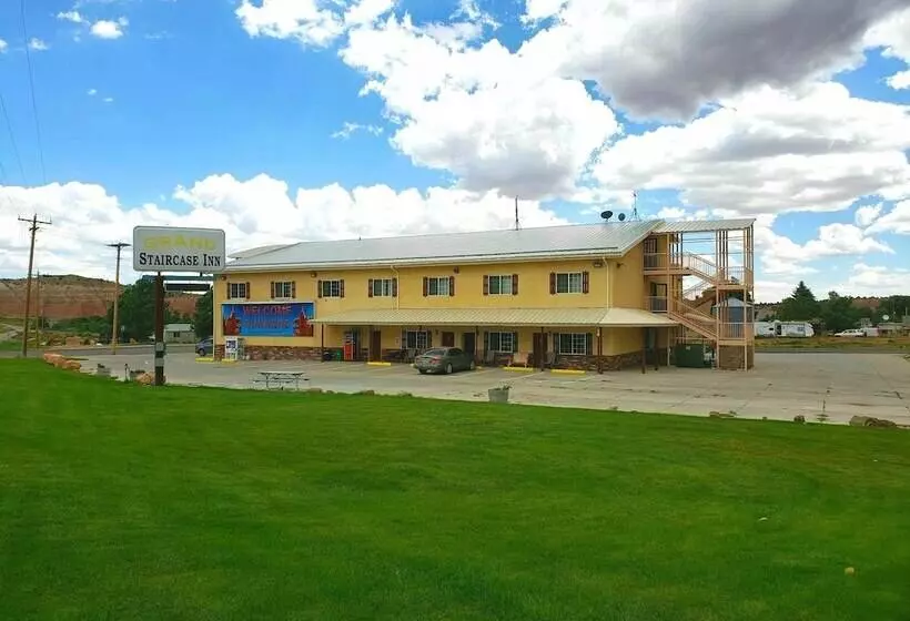 בית מלון כפרי Grand Staircase Inn