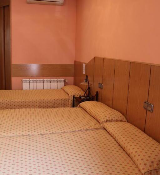 هتل Hostal Maria Ronda