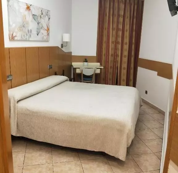 هتل Hostal Maria Ronda