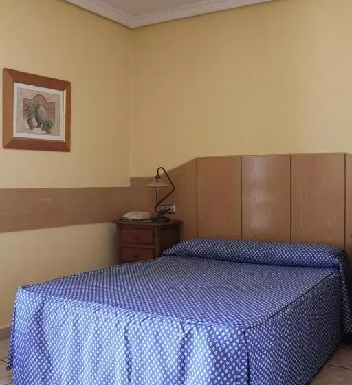 هتل Hostal Maria Ronda