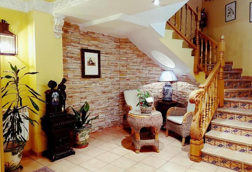 هتل Hostal Maria Ronda