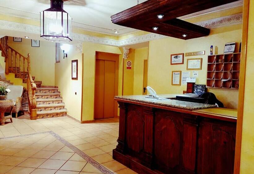 هتل Hostal Maria Ronda