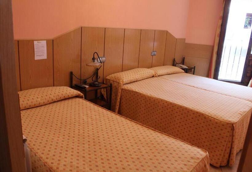هتل Hostal Maria Ronda