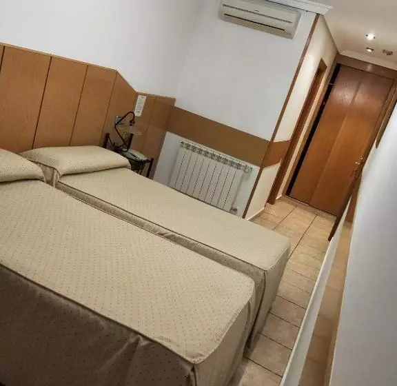 هتل Hostal Maria Ronda